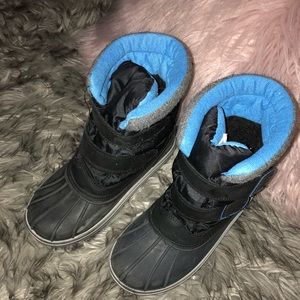 Boys snow boots